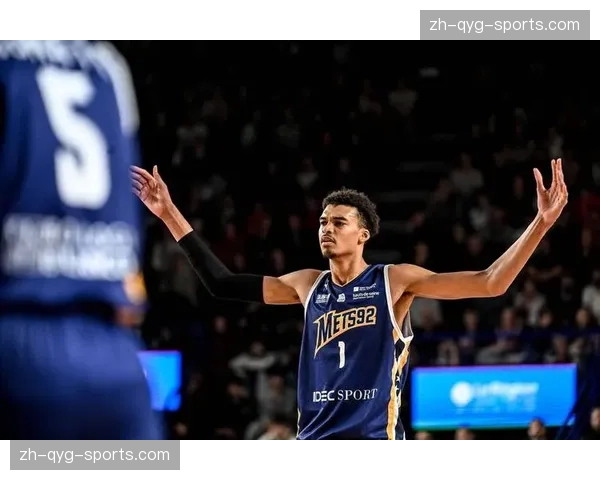 雷霆霍姆格伦高位策应 现代内线参与控场的战术价值